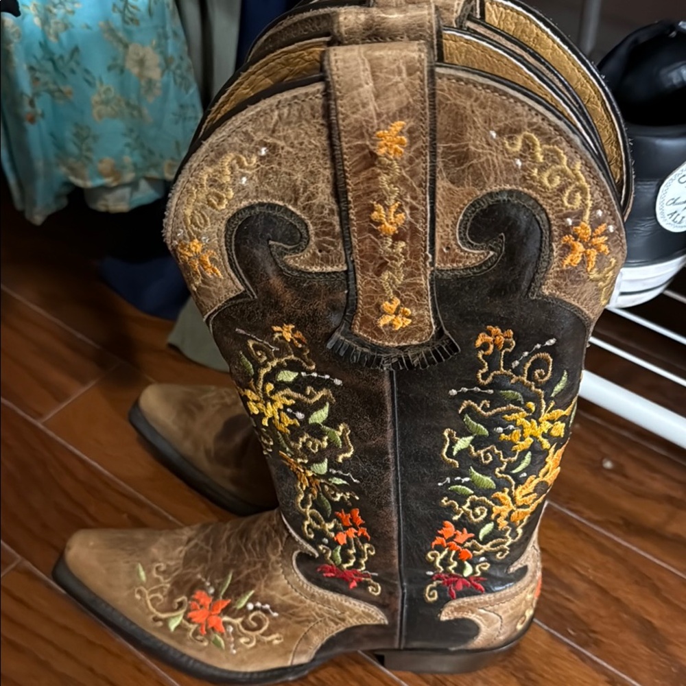 Embroidered Brown and Black Heeled Boots